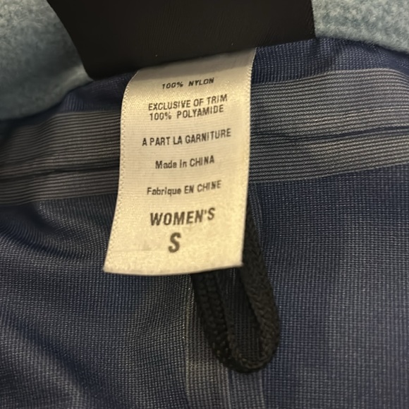 Patagonia jacket with detachable hood. Size S. Like new condition - Picture 5 of 6